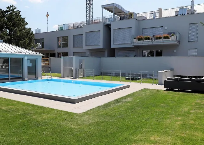 Daire Yellow Flower With Pool - 5 Min To Viyana