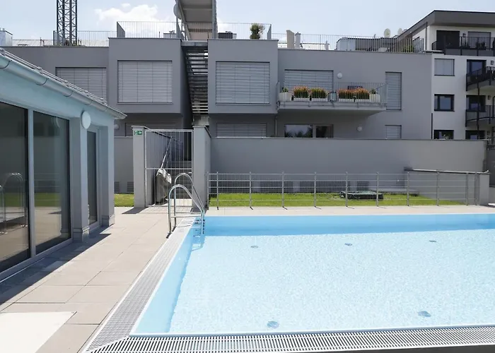 Daire Yellow Flower With Pool - 5 Min To